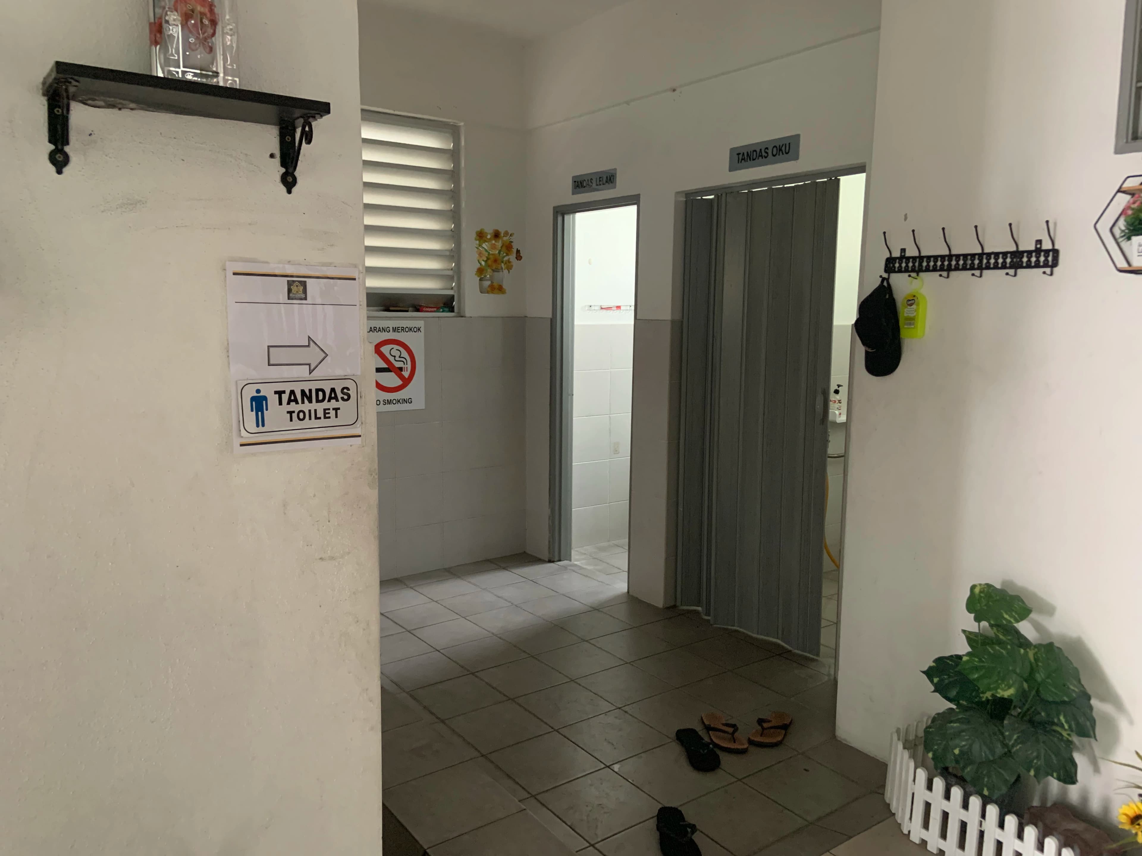 Persekitaran Surau Raja Hairani